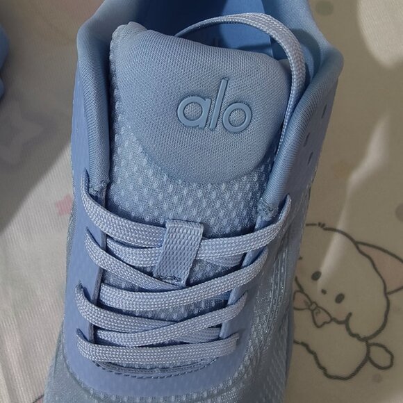 Men's Alo Yoga Blue Sneakers - Picture 2 of 7